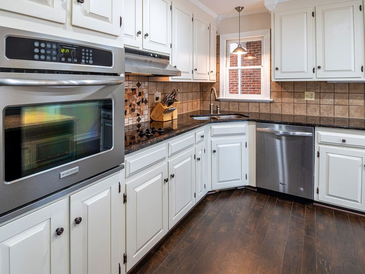 Bright, tidy kitchen
